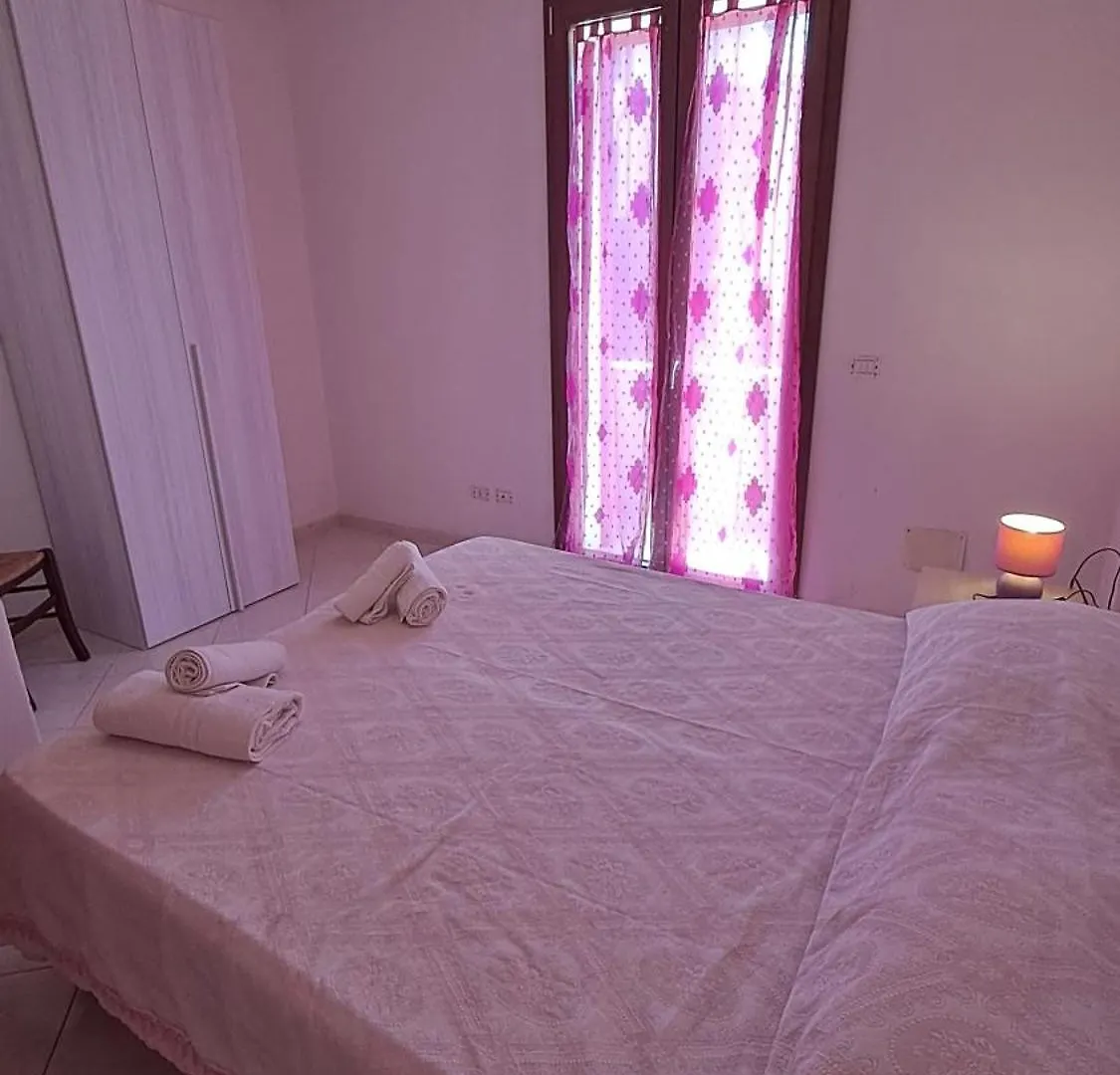 Apartment Appartamento Le Lune 2 Italy