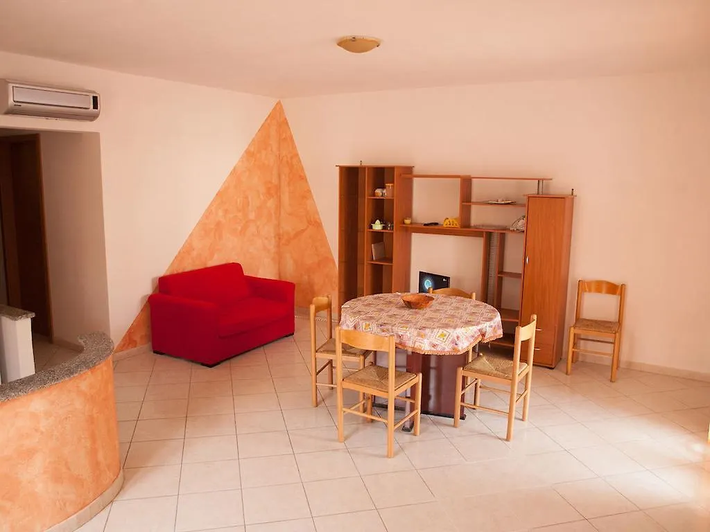 Apartment Appartamento Le Lune 2 Italy